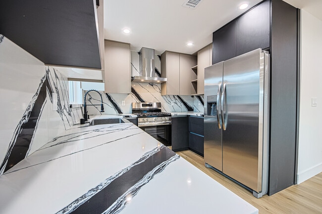 Photo - 4573 Triggs St