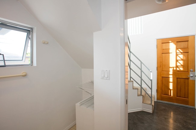 looking into bathroom - 3016 Ruskin St Unit rear