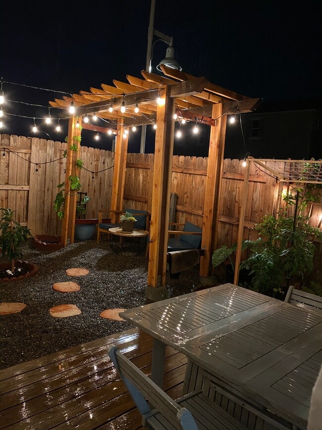 Photo - 1112 Fox Field Ln