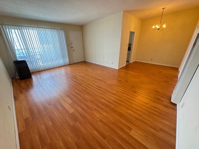 Photo - 521 S Manhattan Pl Apartments Unit 10
