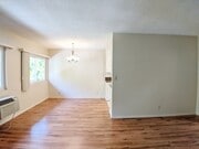 Photo - Oakland Manor