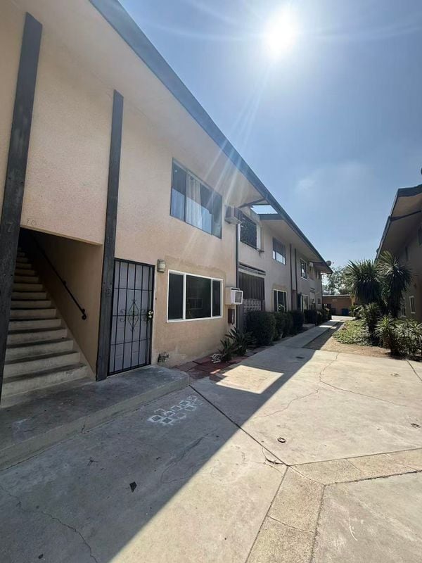Photo - 2018 Las Vegas Ave Unit 8