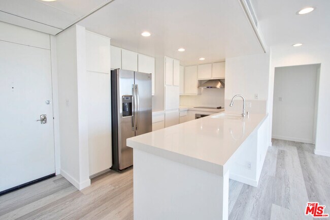 Photo - 2170 Century Pk E Unit 1407