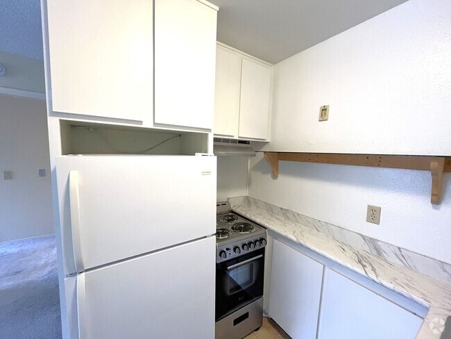 Building Photo - 55+ Community, 1BR/1BA North Park Condo wi...