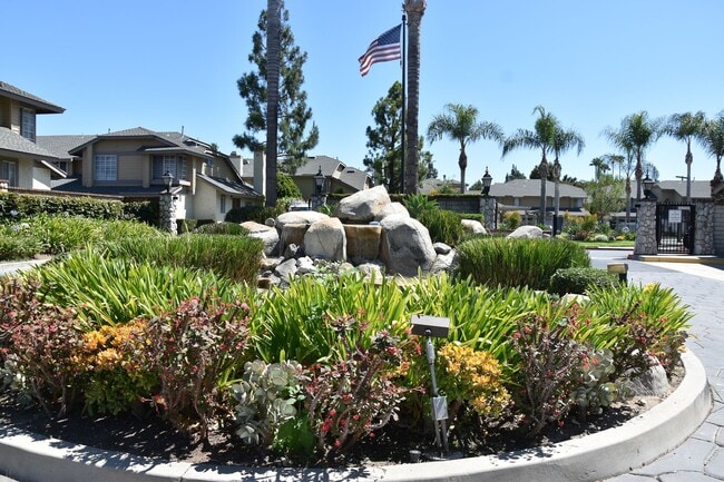 Photo - 630 W Palm Ave