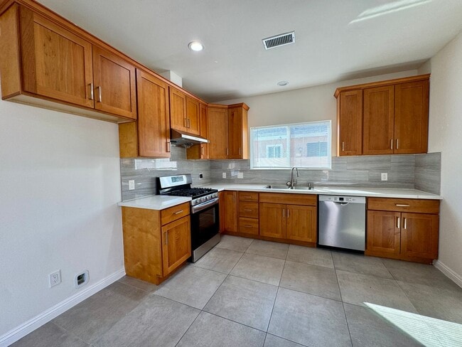 Photo - 12TH ST Unit 729