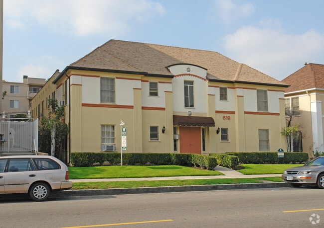 Building Photo - South Apartment