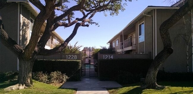 Photo - 1214 Rutland Rd Unit 1