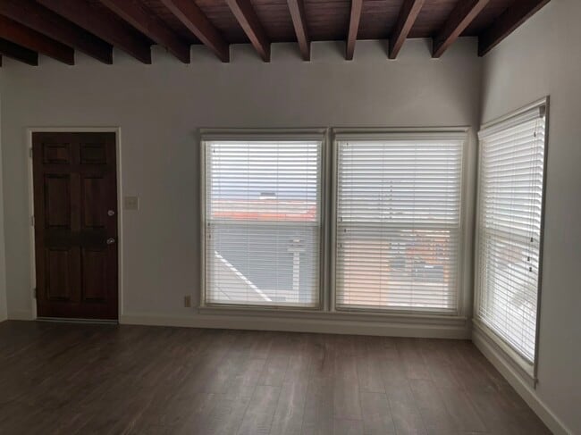 Photo - 219 30th St Unit Half