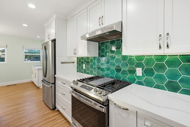 Photo - 3 Bedroom Home with Ocean Views in Point Loma