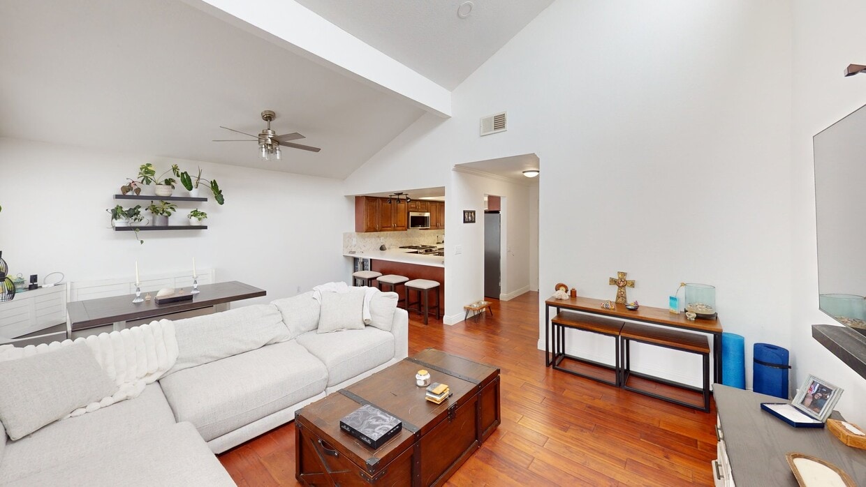 3D Tour - 5123 Longfellow Way