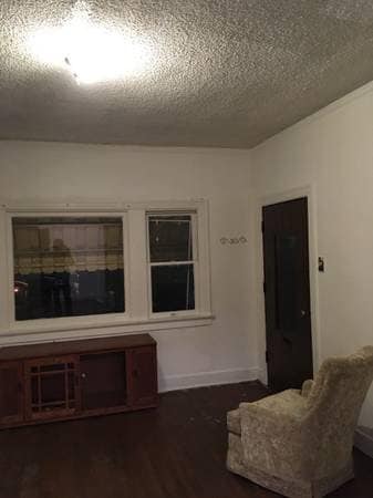 Photo - 231 W 5th St
