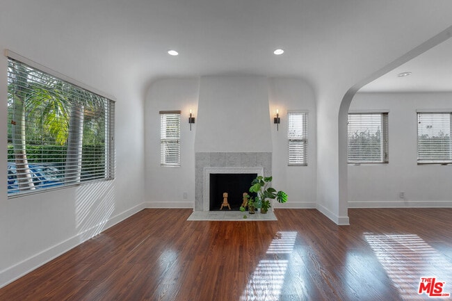 Photo - 927 N Edinburgh Ave