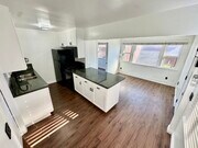 Photo - 919 E Grand Ave