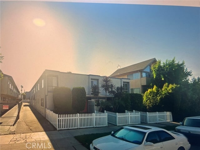 Building Photo - 4381 Ventura Canyon Ave Unit 9