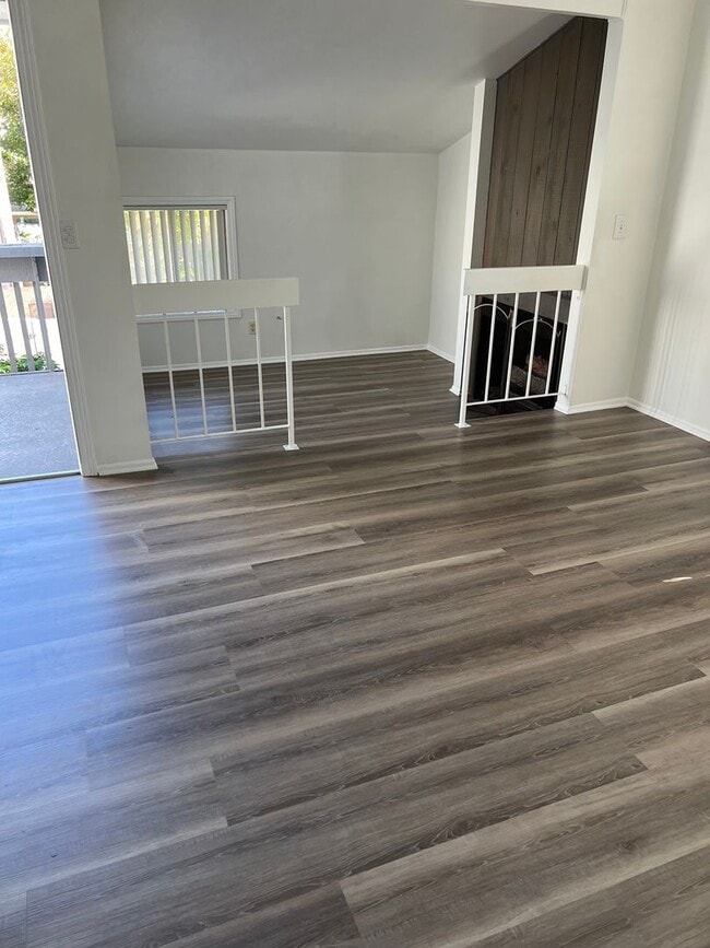 Photo - Upstairs Studio Condo in Huntington Harbor...