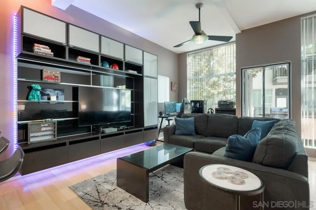 Building Photo - 120 Island Ave