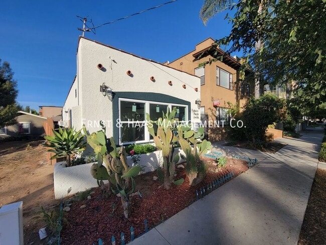 Building Photo - 741 W 4th St Rental