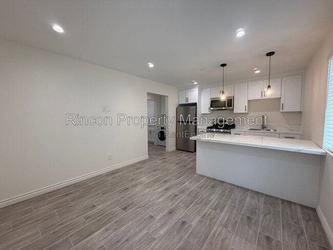 Photo - 921 Aurora Dr
