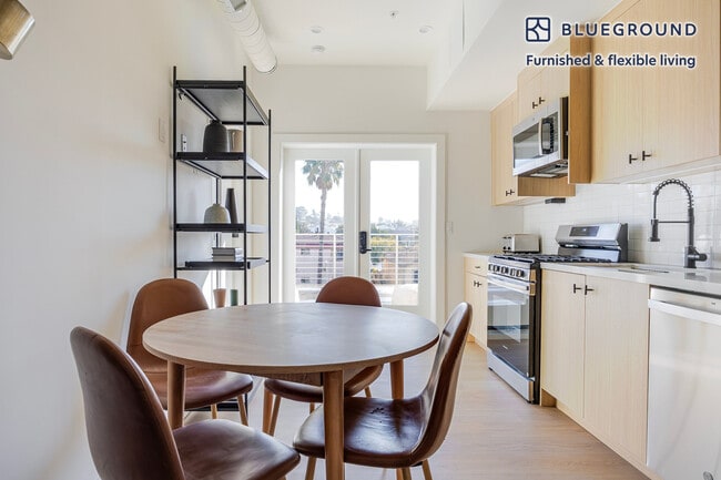 Photo - 611 N Virgil Ave Unit FL4-ID1336