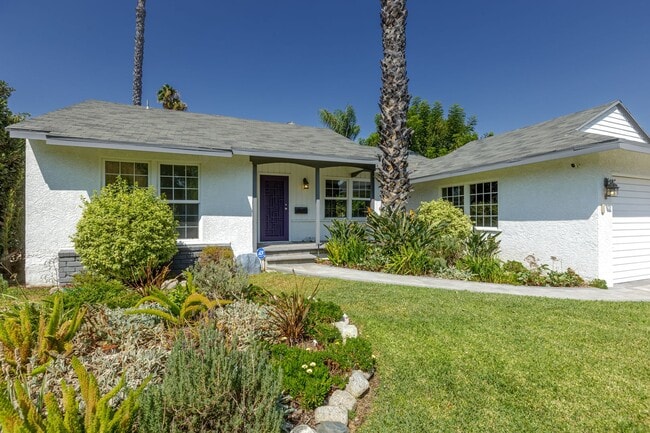 Photo - Beautiful 3-Bedroom Home with Pool in Tarzana!