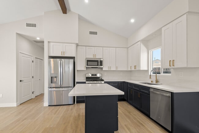 Photo - 9412 Pike Rd