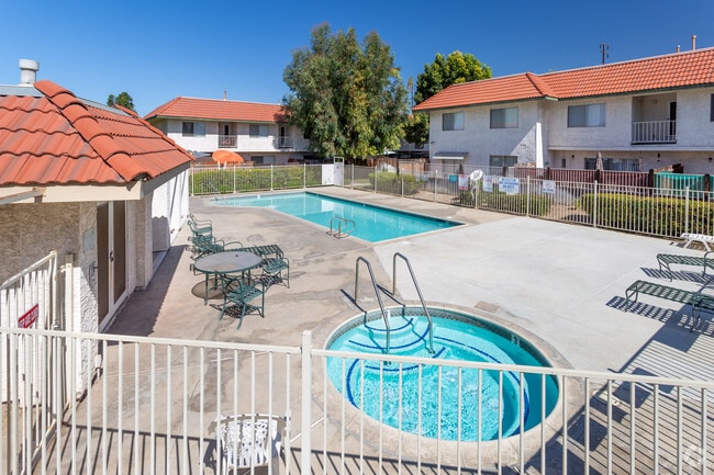 Jacuzzi - Presidential Townhomes