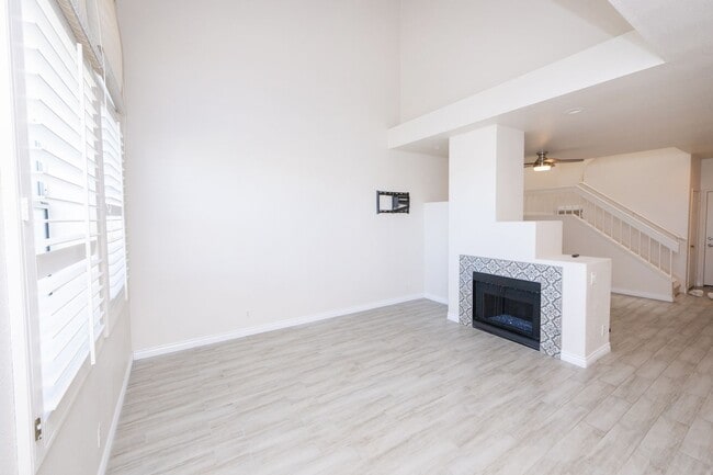 Photo - Beautiful 2 bed 2.5 bath condo available n...