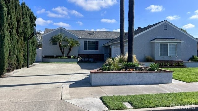 Photo - 2253 E Belmont Pl