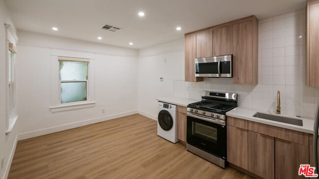 Photo - 5729 Carlton Way Unit 1/4