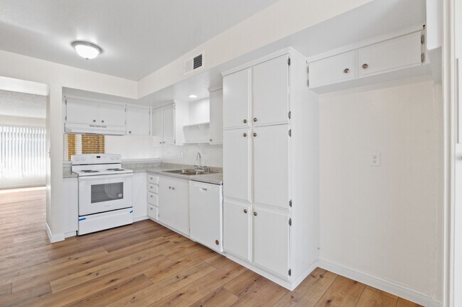 Photo - Magnolia Apartments