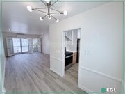 Photo - 250 N Cordova St