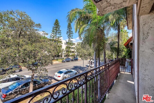 Photo - 11656 Montana Ave Unit 201