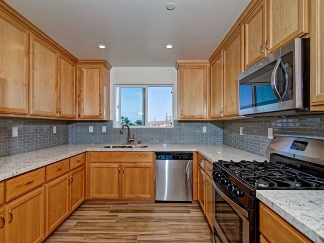 6372-6378 Inman St - 6372-6378 Inman St Apartment Unit 6378