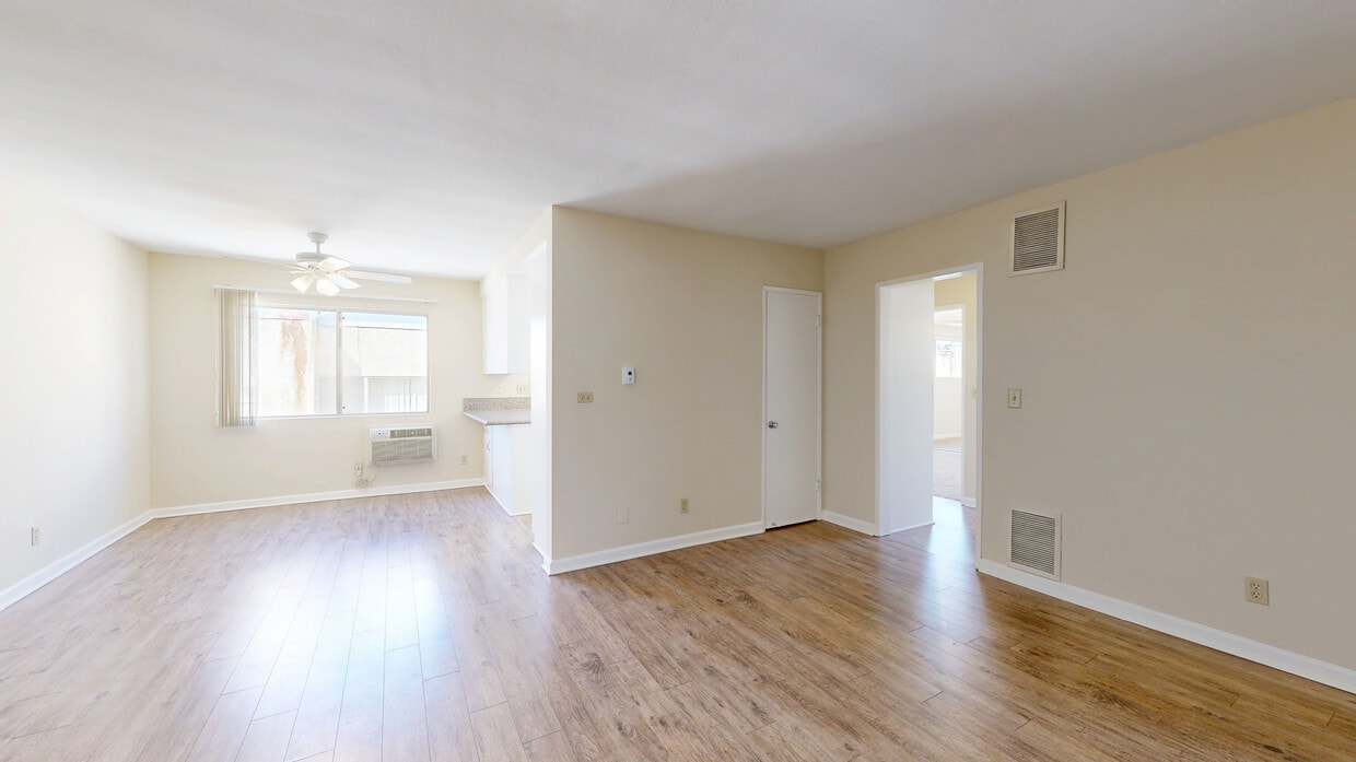 3D Tour - 607 E Providencia Ave Apartments