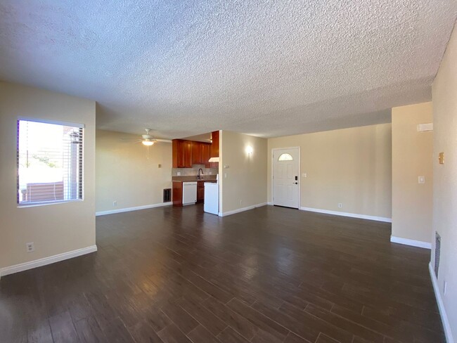 Building Photo - 101 Avenida Las Brisas Unit C