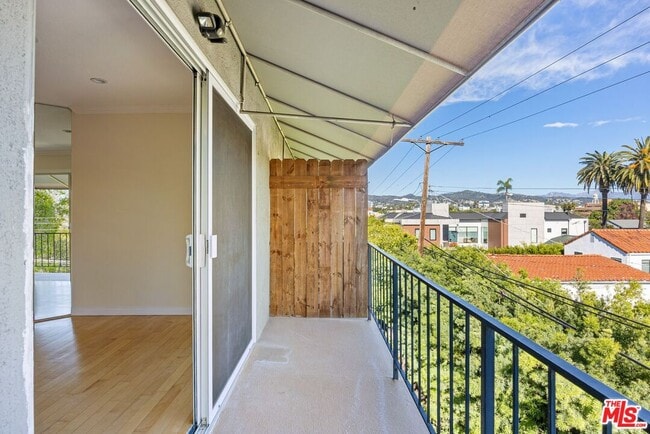 Photo - 532 N Rossmore Ave Unit 411