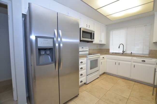 Building Photo - 2Bd/2Ba Coronado Cays on the channel, Boat... Rental