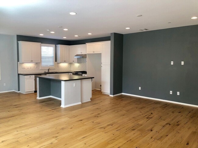 Photo - Beautiful East Ventura Home- Enclave Community