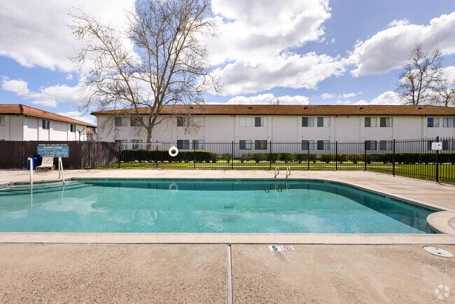 Building Photo - Terre at Canyon Rental