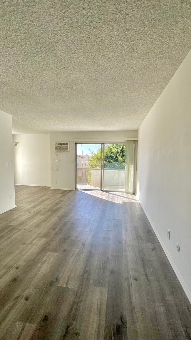 Photo - 428 Hayworth Ave Unit 201