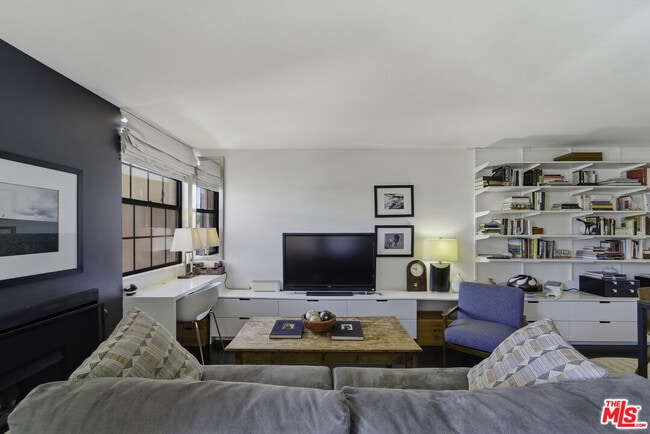 Photo - 740 Kings Rd Unit 202
