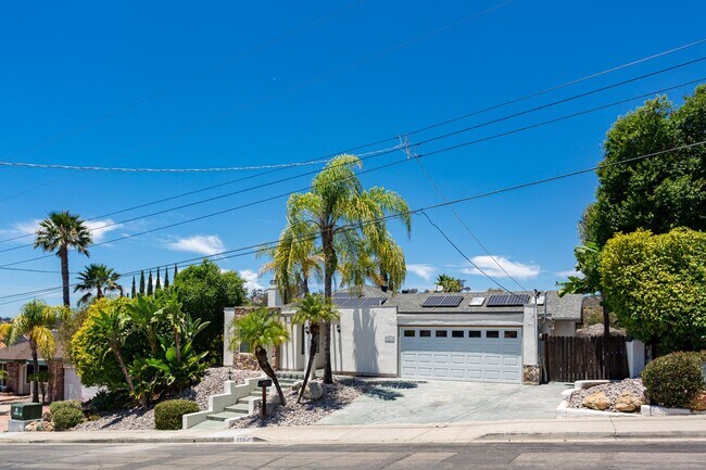 Photo - Spacious Entertainers Retreat in San Carlos!