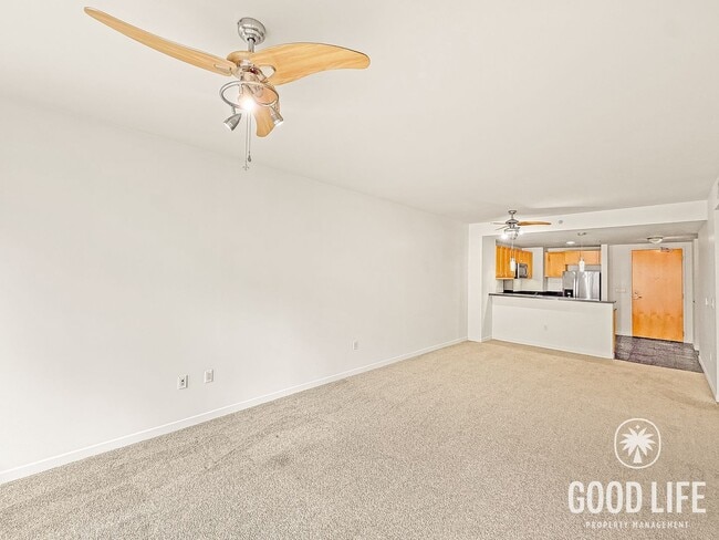 Photo - Rare 1B+Den/1BA Metrome Condo w/ Balcony, A/C & Storage Included! Unit 720