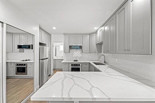 Photo - 1240 W 29th St Unit 5