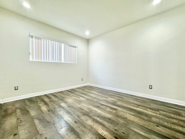 Photo - 4839 W 17th St Unit 6