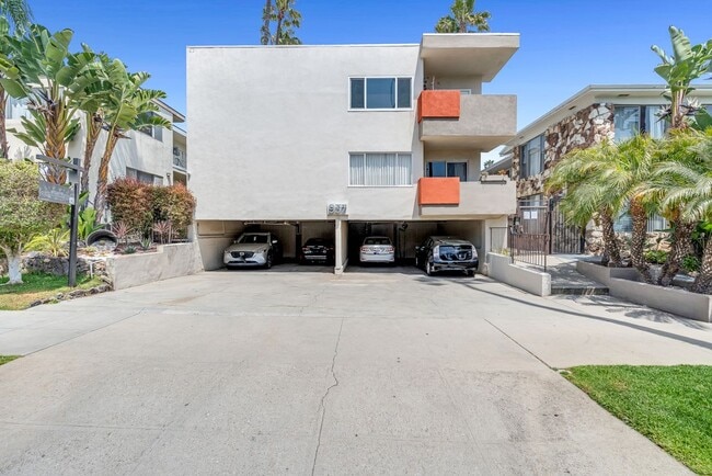 Photo - 937 5th St Condo