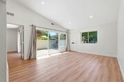 Photo - 10432 Larwin Ave