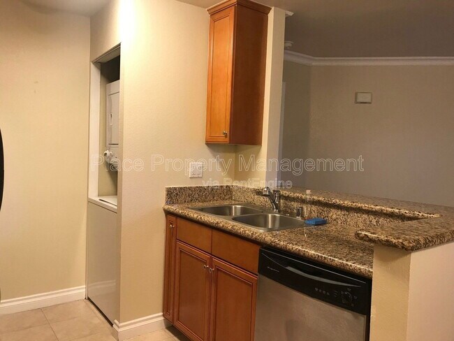 Photo - 1423 Graves Ave Unit 163