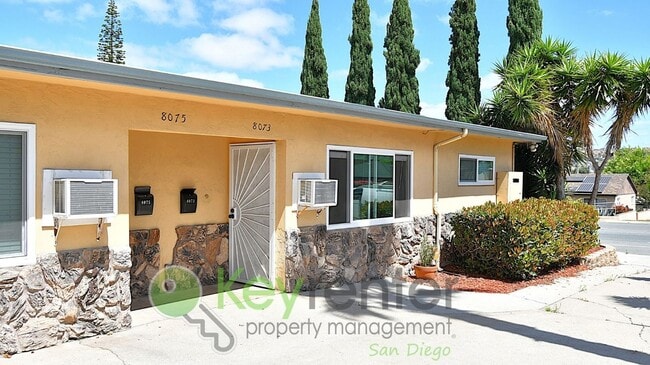 Photo - 8073 Palm St
